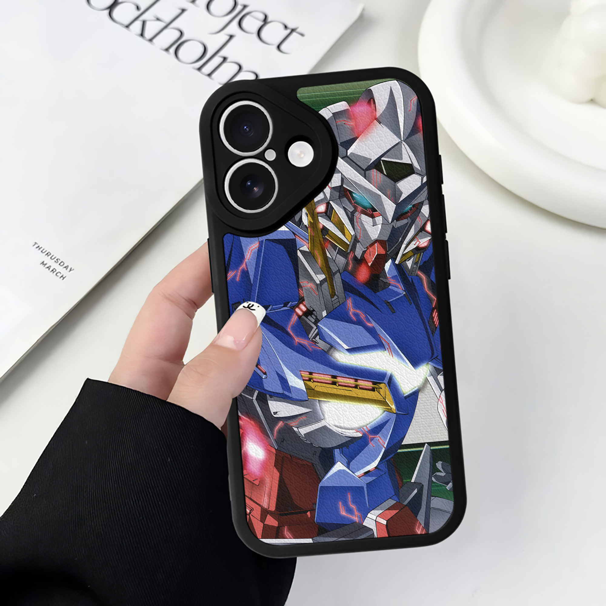 （画像用） 機動戦士ガンダム Mobile Suit Gundam 【iPhone 16シリーズ対応】シリコンスマホケース（レザー調） 材質：シリコン